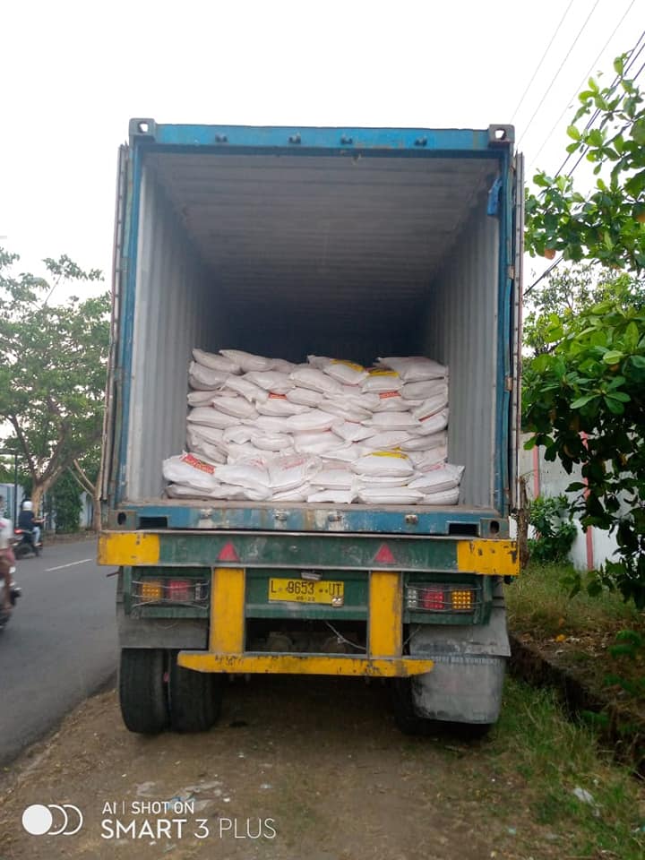 Selesai muat pupuk npk hibaflor tujuan Kalimantan Barat sebanyak 3 konteiner